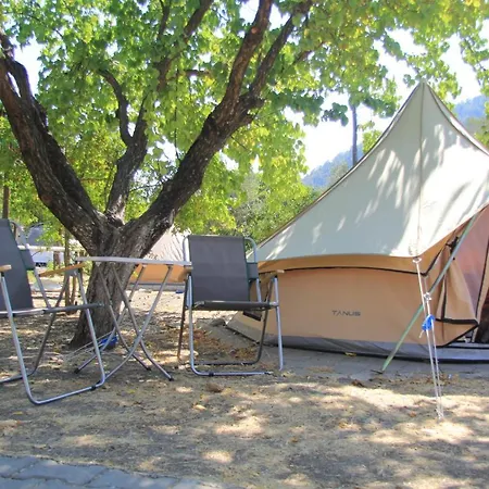 Fark Edenler Kamp Alani אתר קמפינג