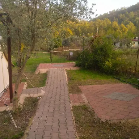 Fark Edenler Kamp Alani