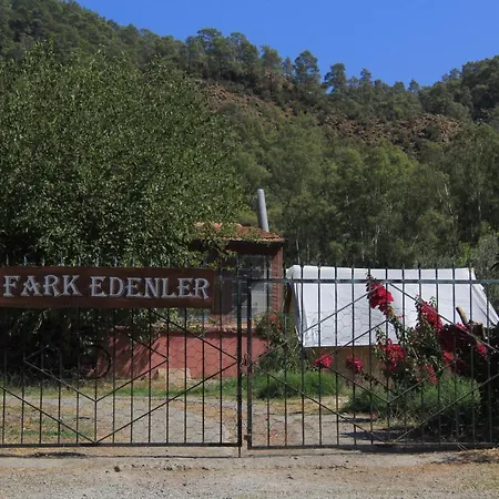 캠프장 Fark Edenler Kamp Alani